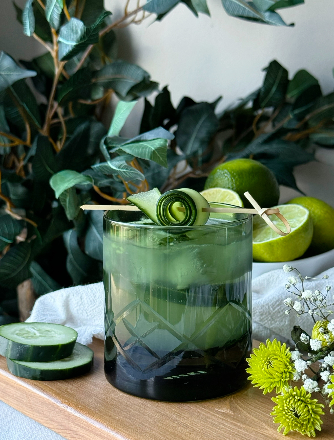 Non-alcoholic Cucumber Elderflower Gin and tonic