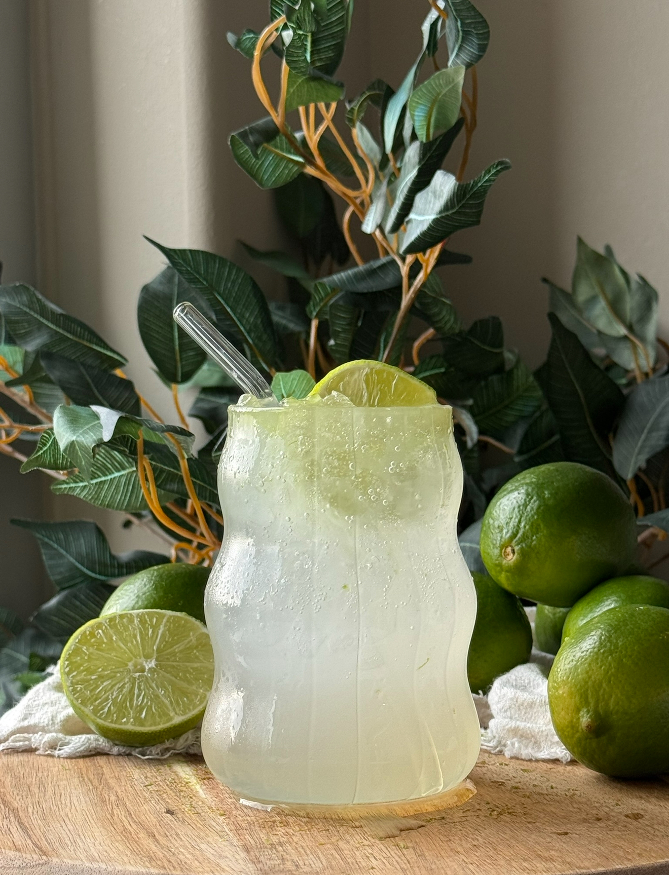 Non-alcoholic coconut and lime fresca cooler mocktail